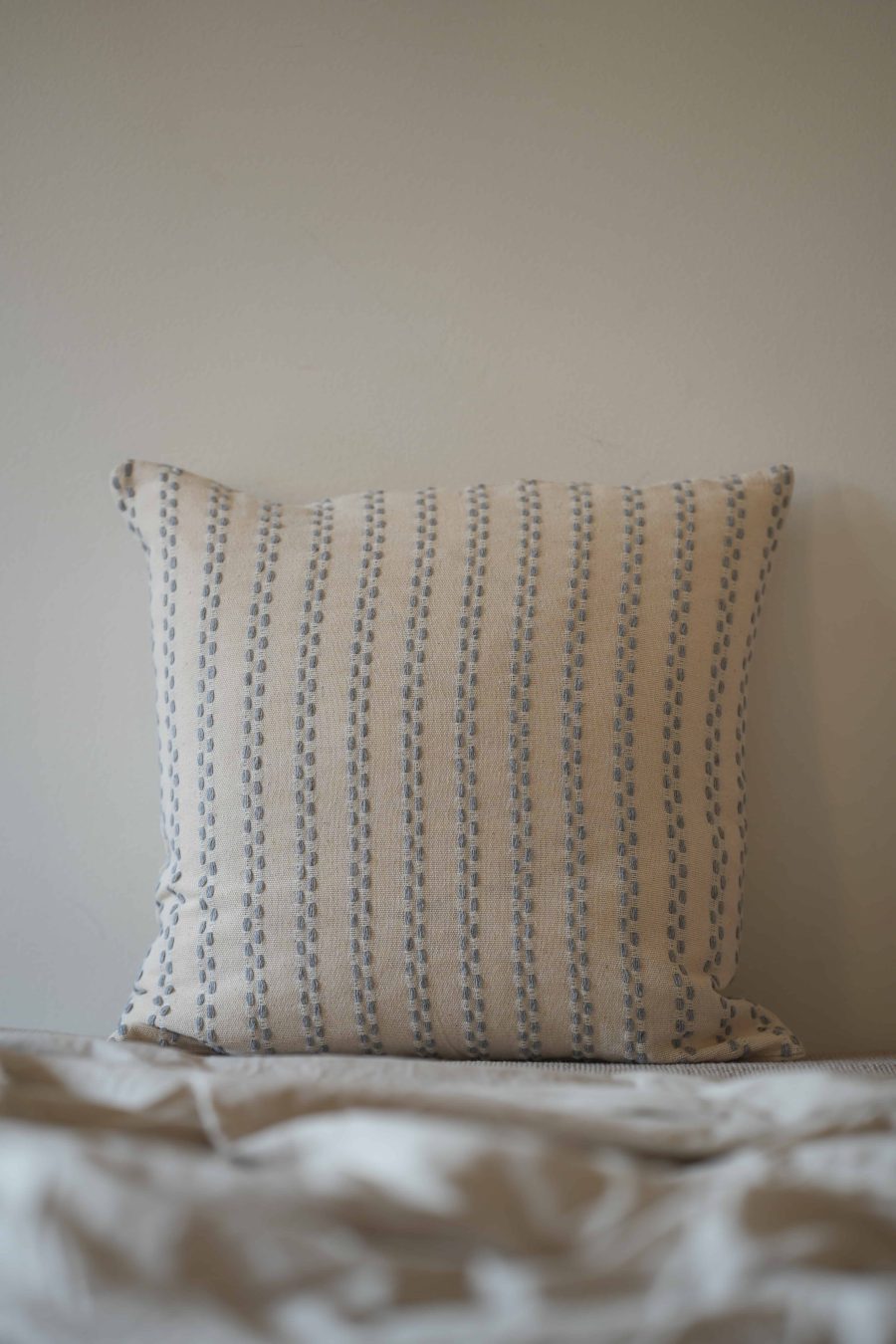 Lavendula woven cotton cushion cover offers