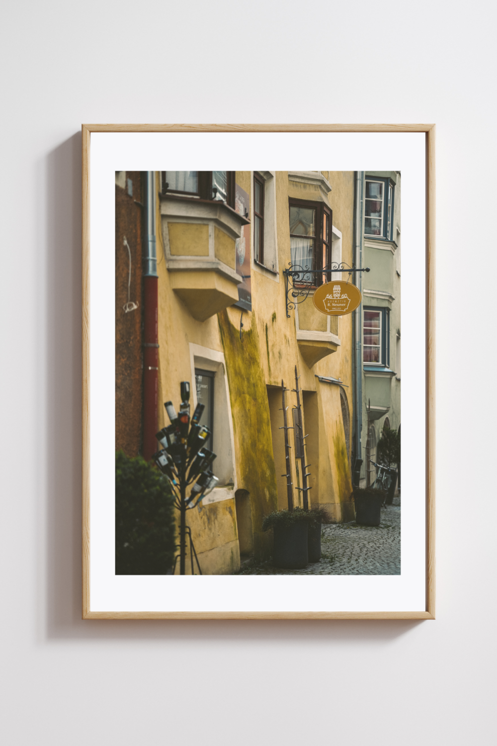Golden Walls of Hall Photography Print - Image 2